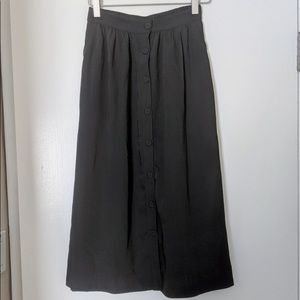 H&M BLACK MIDI BUTTON SKIRT SIZE 6